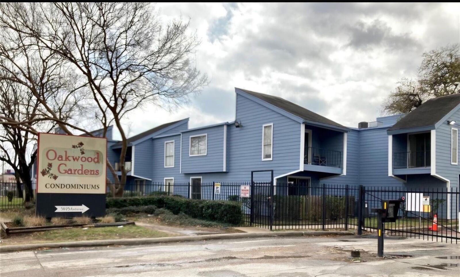 Property Photo: 5625 Antoine Drive 1404 TX 77091