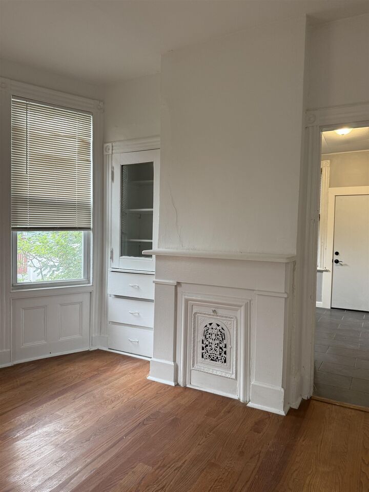 Property Photo:  9 Howard Pl  NJ 07306 