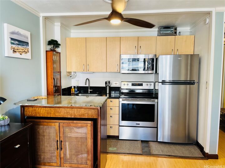 Property Photo:  2345 Ala Wai Boulevard 1804  HI 96815 