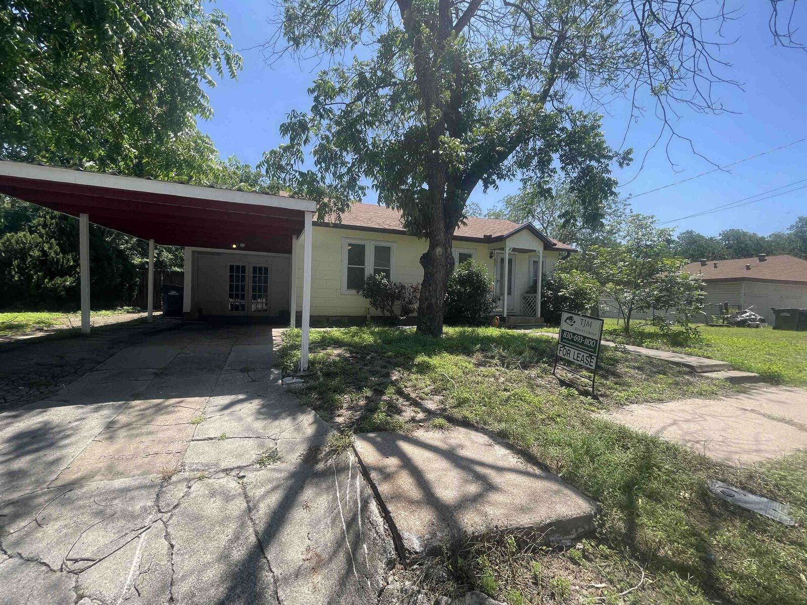 Property Photo: 607 N Main Street TX 78611