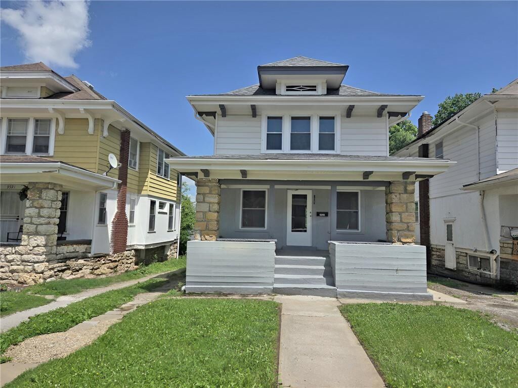 Property Photo: 3923 College Avenue MO 64130