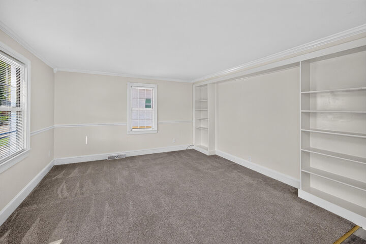 Property Photo: 511 E Walnut Street KY 40422