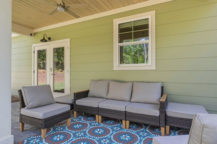 Property Photo:  183 Crooked Creek Bay Drive  GA 31024-0000 