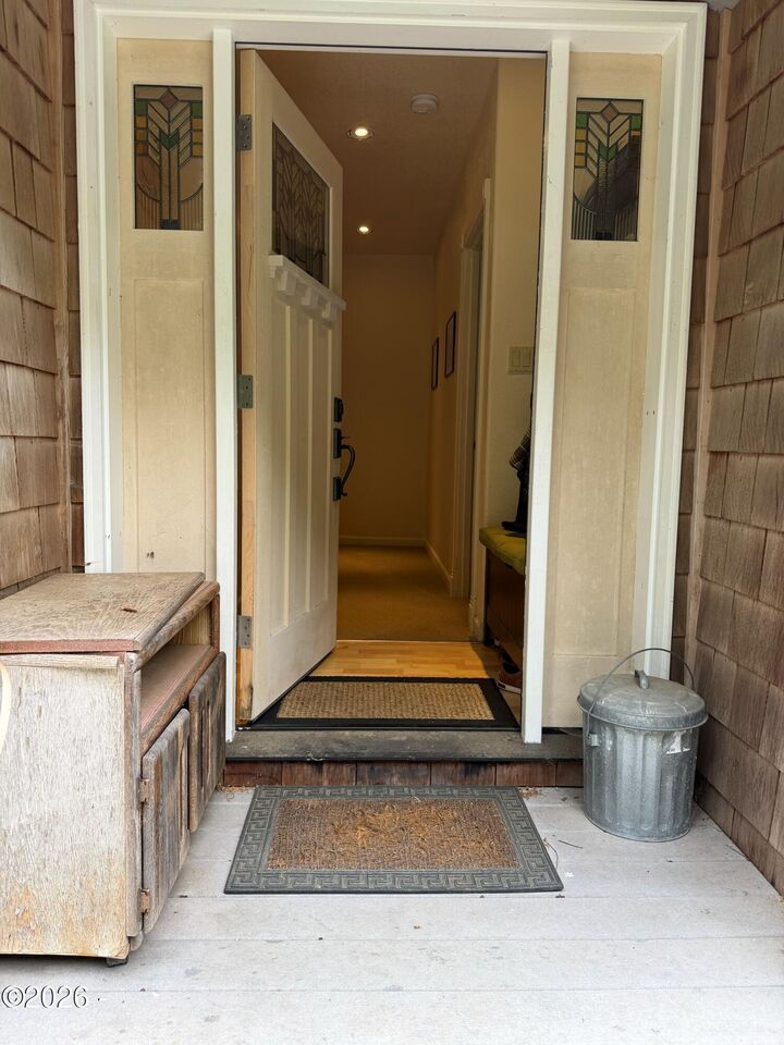Property Photo:  411 E Aldersprings Rd Road  OR 97394 