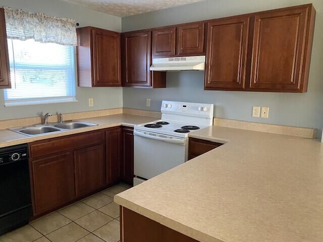 Property Photo: 1586 Meadow Spring Drive TN 37760
