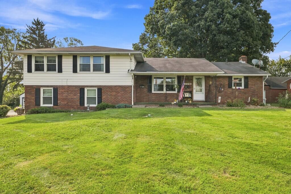 Property Photo: 1025/1029 Broad St OH 44805