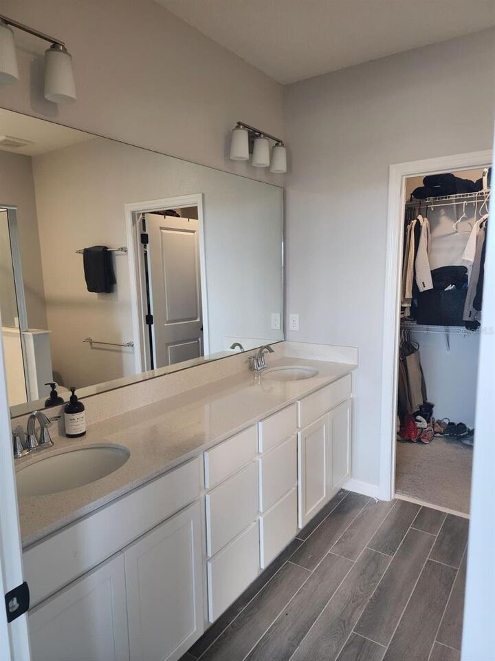 Property Photo:  12154 Plumpton Drive  FL 34787 