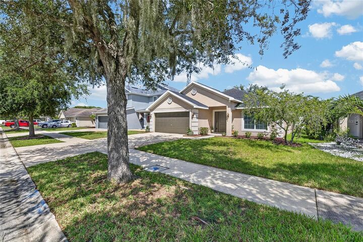 Property Photo: 10747 Standing Stone Drive FL 33598