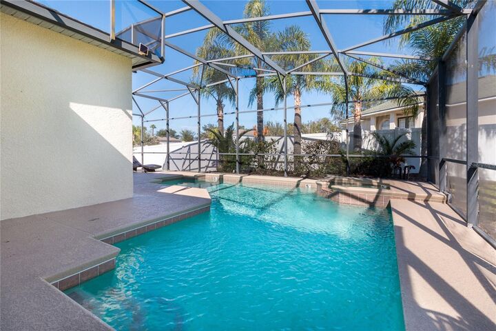 Property Photo: 319 Cherokee Avenue FL 33844