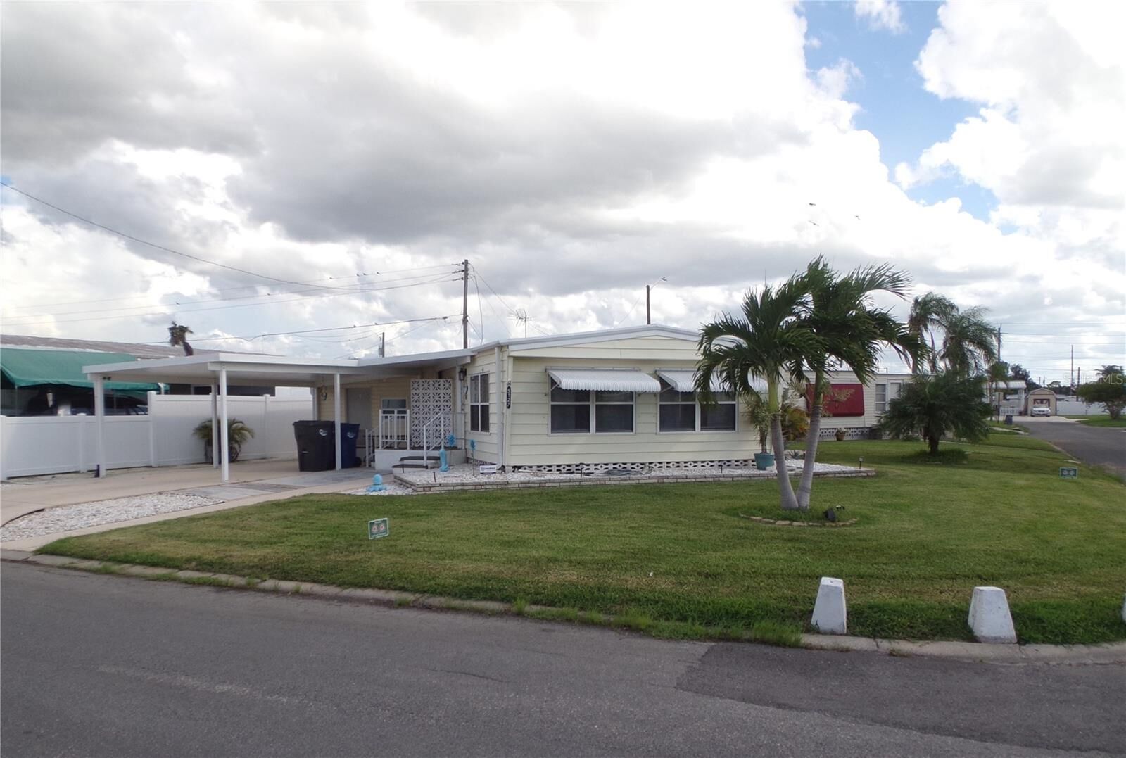 Property Photo:  5127 8th Street W  FL 34207 
