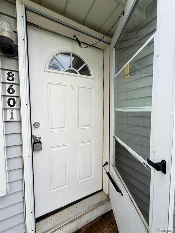 Property Photo:  8601 Riverview Street  MI 48127 1417 