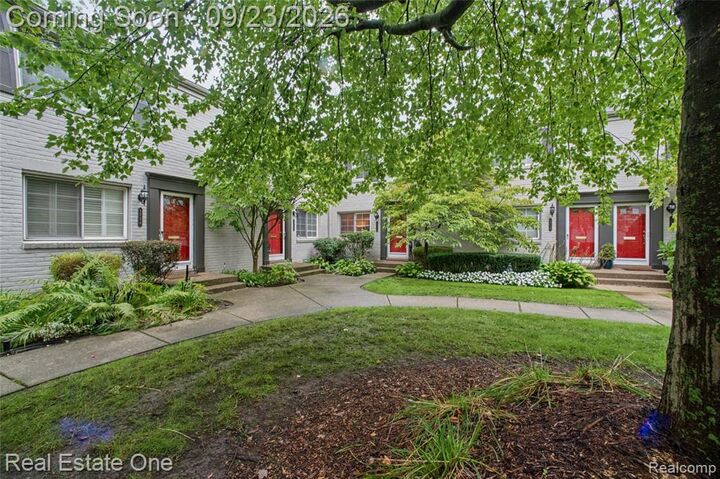 Property Photo:  1716 Graefield Road 47  MI 48009 5846 