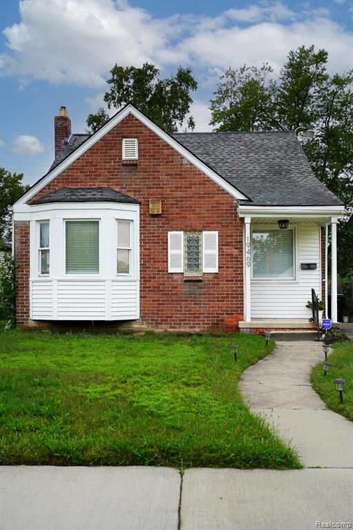 Property Photo: 19469 Whitcomb Street MI 48235 2060