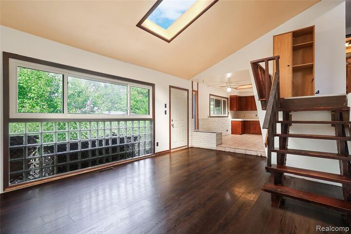 Property Photo:  3988 Dill Drive  MI 48329 2136 