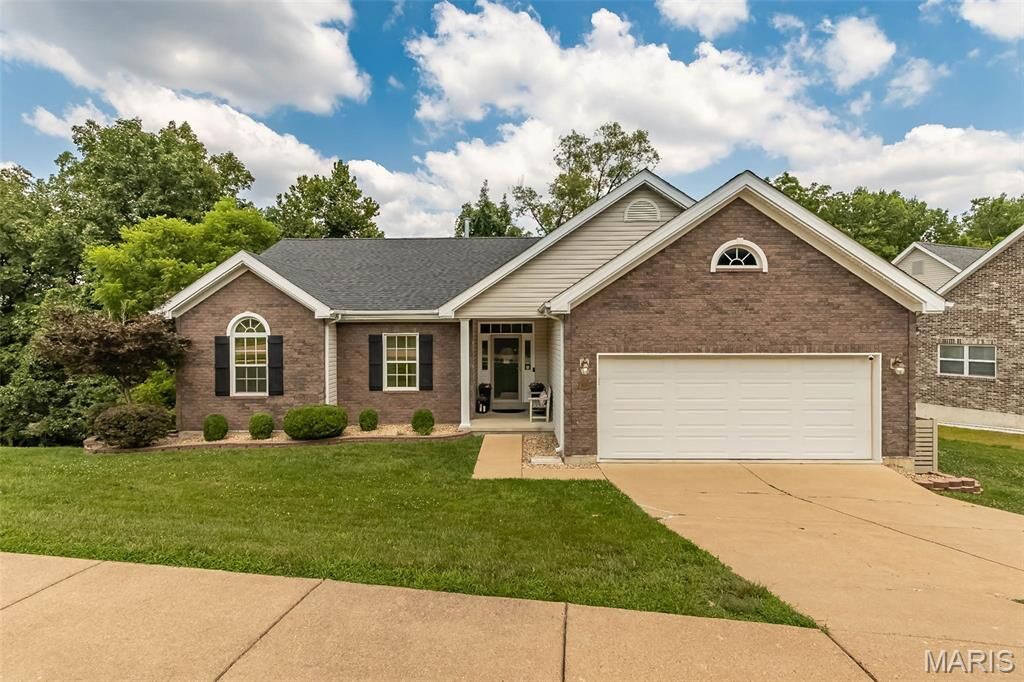 Property Photo:  1652 Ivy Chase Lane  MO 63026 