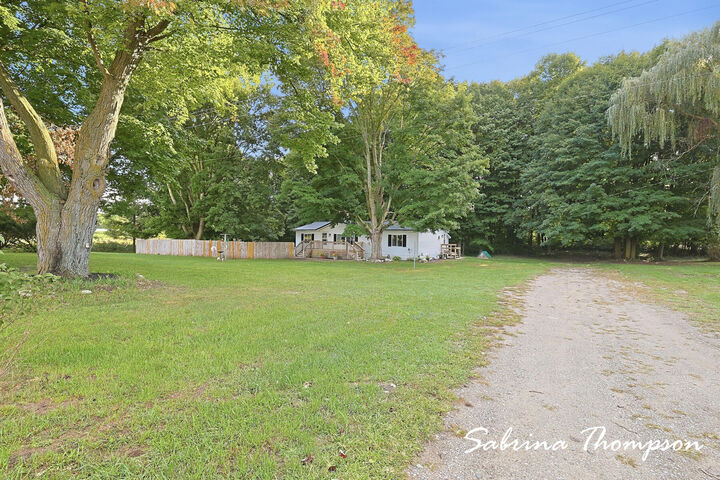 Property Photo: 3626 N Comstock Avenue MI 49421