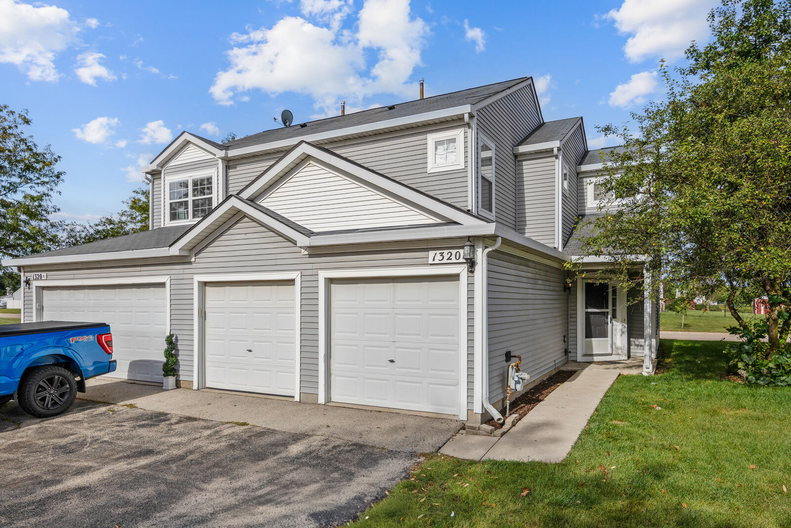 Property Photo:  1320 Jenna Drive B  IL 60177 