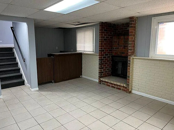 Property Photo:  
