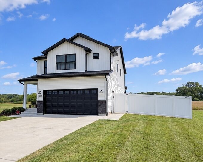 Property Photo: 1405 Navajo Court IL 60901