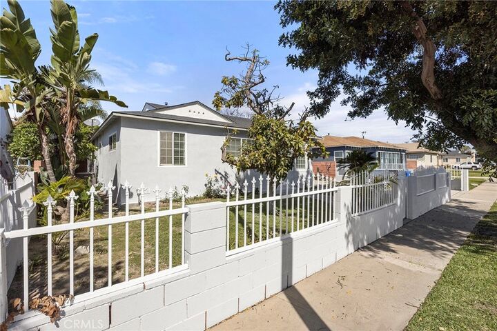 Property Photo: 8049 Coral Bell Way CA 90631