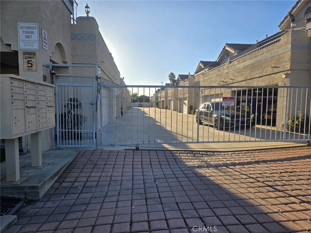 Property Photo:  15539 Woodruff 17  CA 90706 