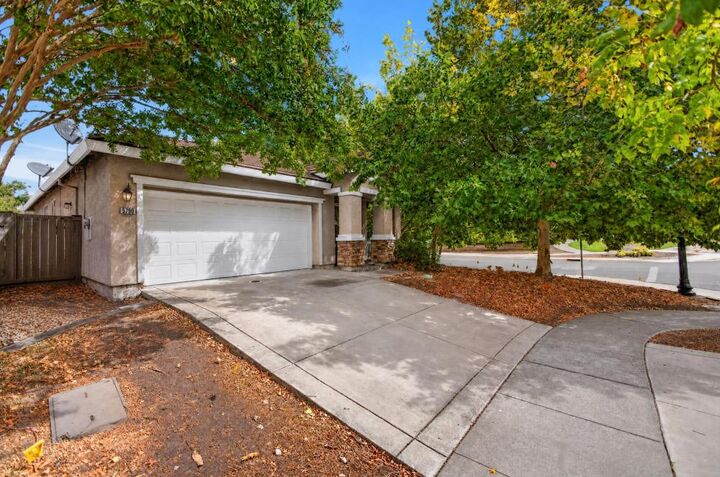 Property Photo:  5790 Bridgecross Drive  CA 95835 