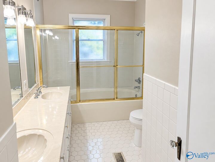 Property Photo: 1212 Jupiter Street AL 35901