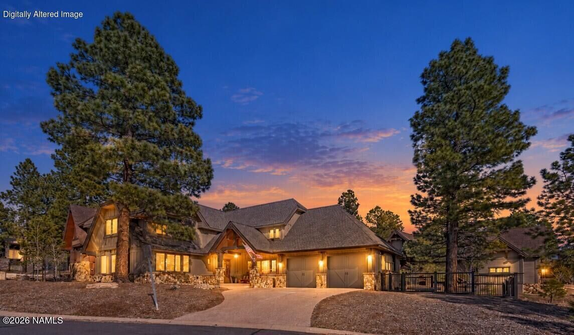 Property Photo: 1707 E Trade Winds Court AZ 86005