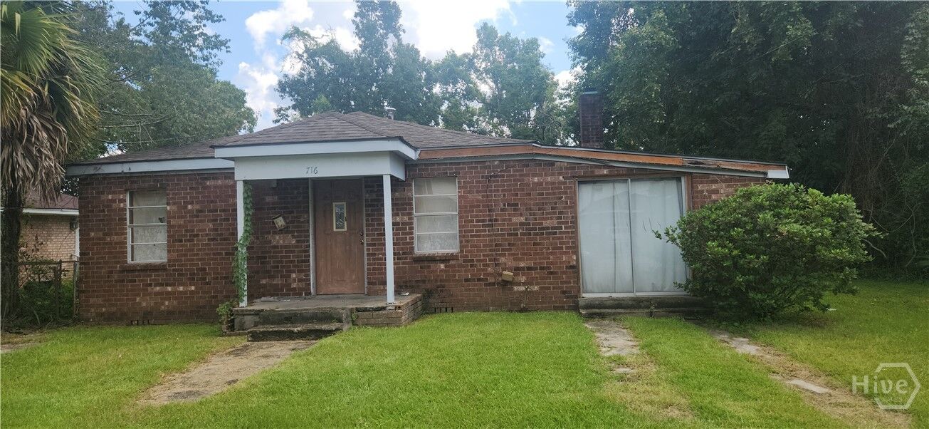 Property Photo:  716 Tuten Avenue  GA 31415 