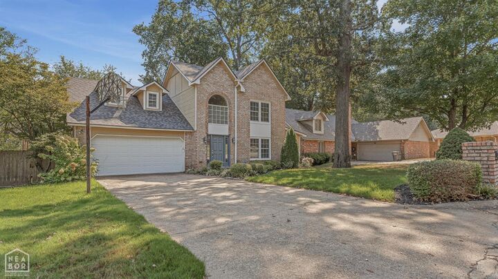 Property Photo: 826 E Lakeshore Cove AR 72401