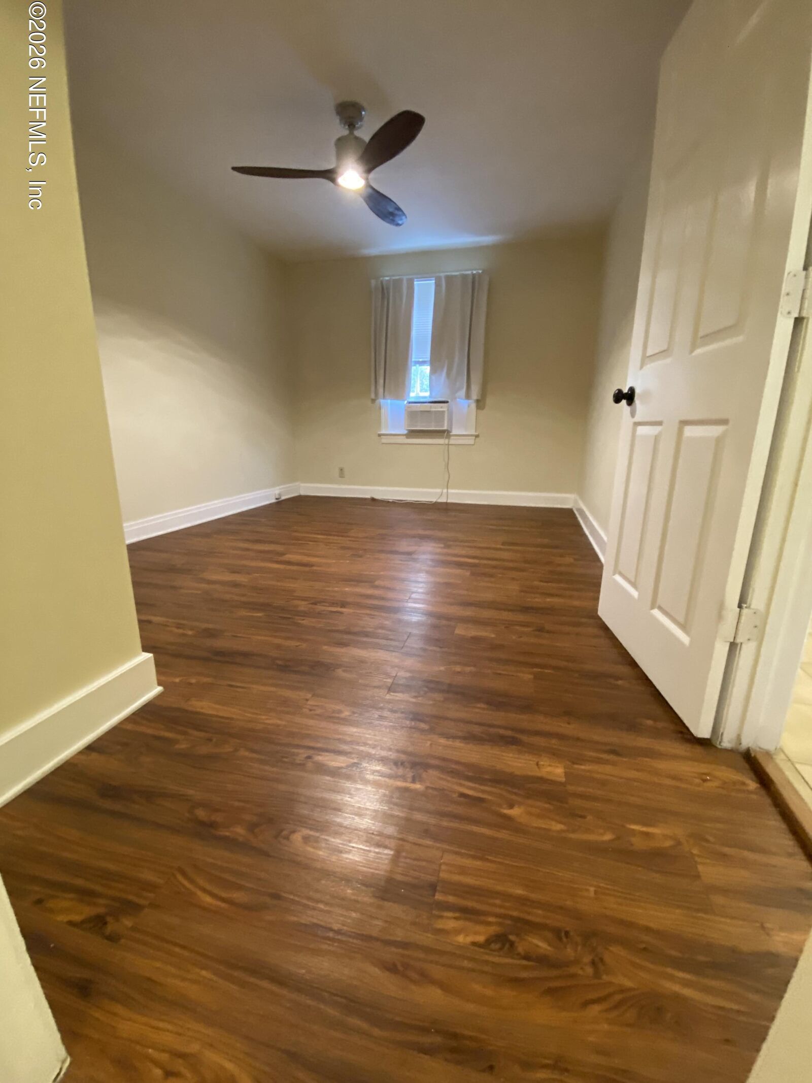 Property Photo: 1535 Parkwood Street 2 FL 32207