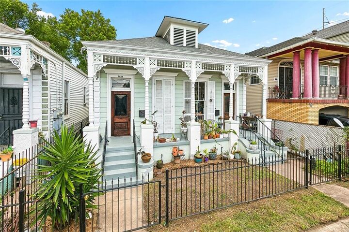 Property Photo: 2423 Columbus Street LA 70119
