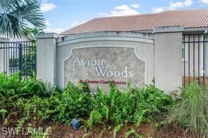 Property Photo:  3505 Avion Woods Ct 904  FL 34104 