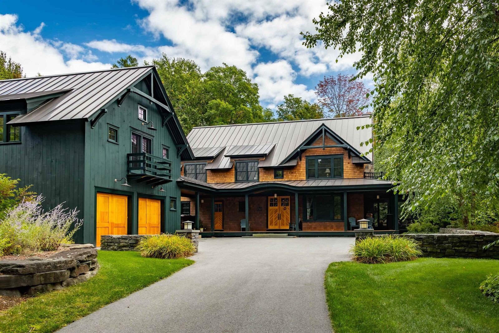 Property Photo:  422 Shagbark Lane  VT 05495 