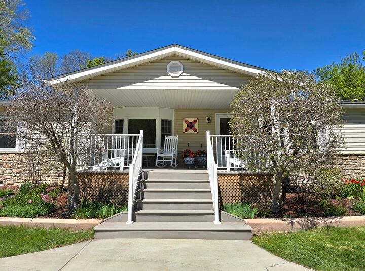 Property Photo: 324 W 7th Street MN 55355