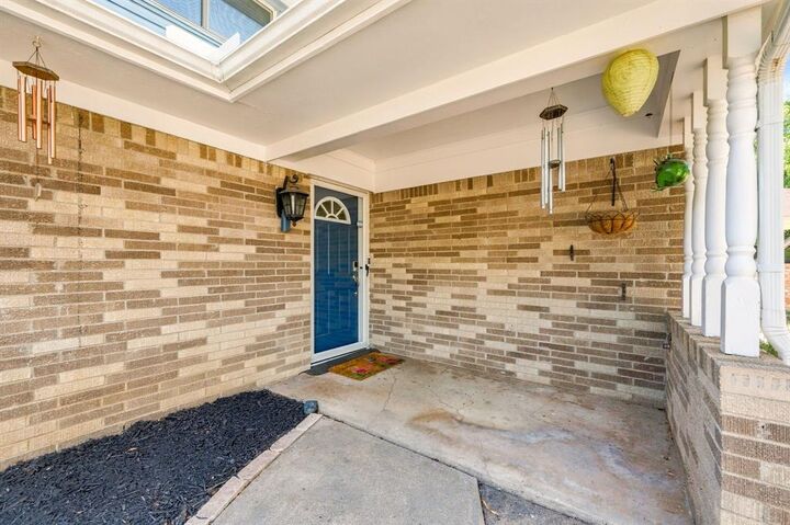 Property Photo:  924 Wade Drive  TX 76022 