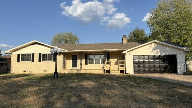 Property Photo: 1108 S Mitchell Avenue AR 72744