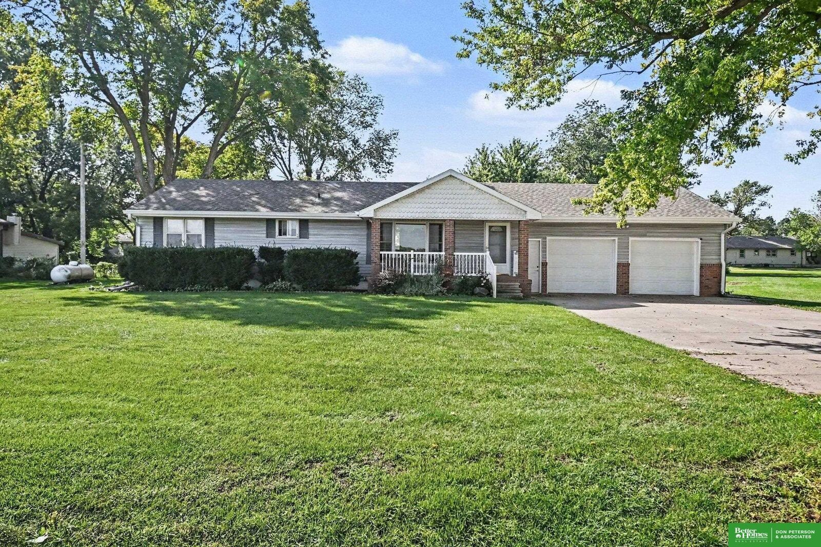 Property Photo:  3177 County Road T Avenue  NE 68025 