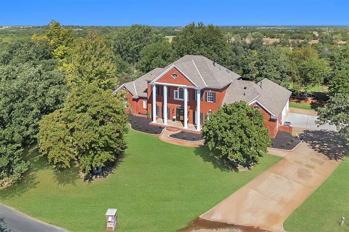 Property Photo: 23390 Hunters Trail OK 73025