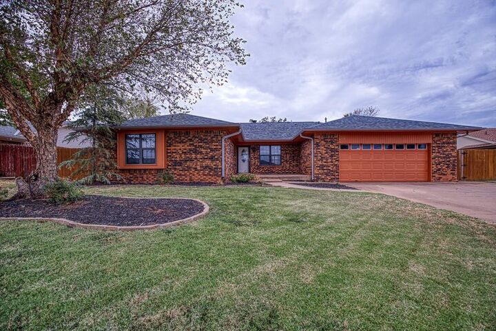 Property Photo: 605 Hoehner Avenue OK 73762
