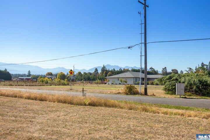 Property Photo:  28 Cameron Acres Lane  WA 98382 