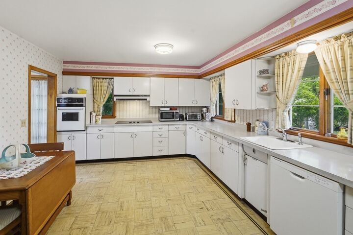 Property Photo:  5 Slater  MA 01570 