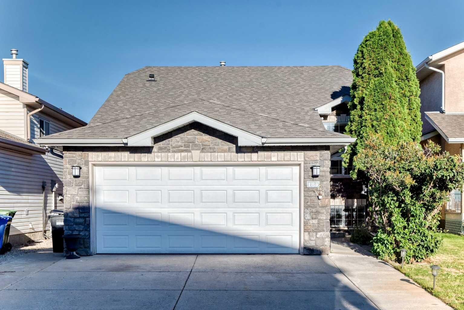 Property Photo:  184 Douglas Ridge Green SE  AB T2Z 2T4 