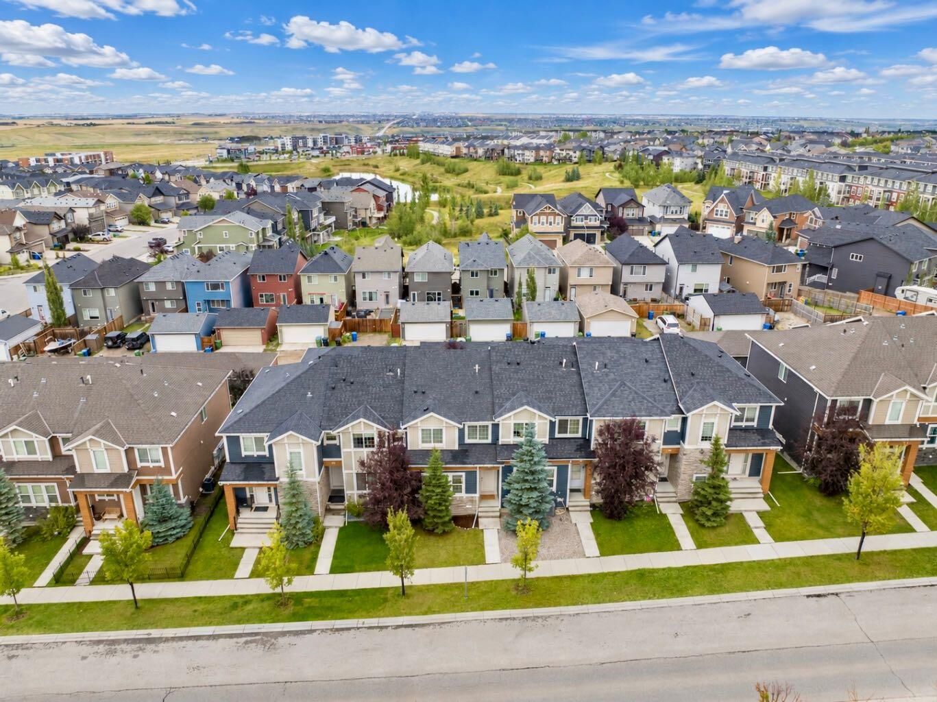 Property Photo:  834 Nolan Hill Boulevard NW  AB T3R 0W1 