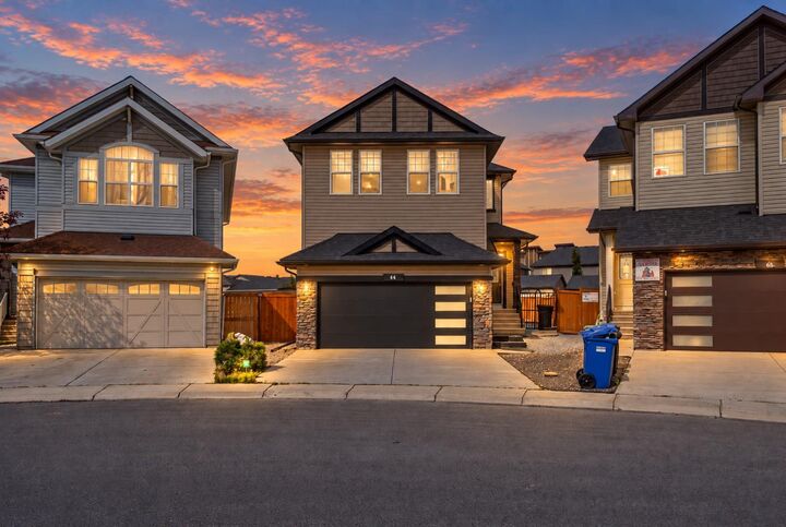 Property Photo:  44 Skyview Point Terrace NE  AB T3N 0G7 