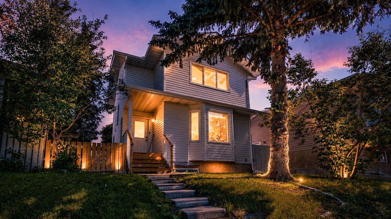 Property Photo:  15 Taraglen Court NE  AB T3J 2M6 