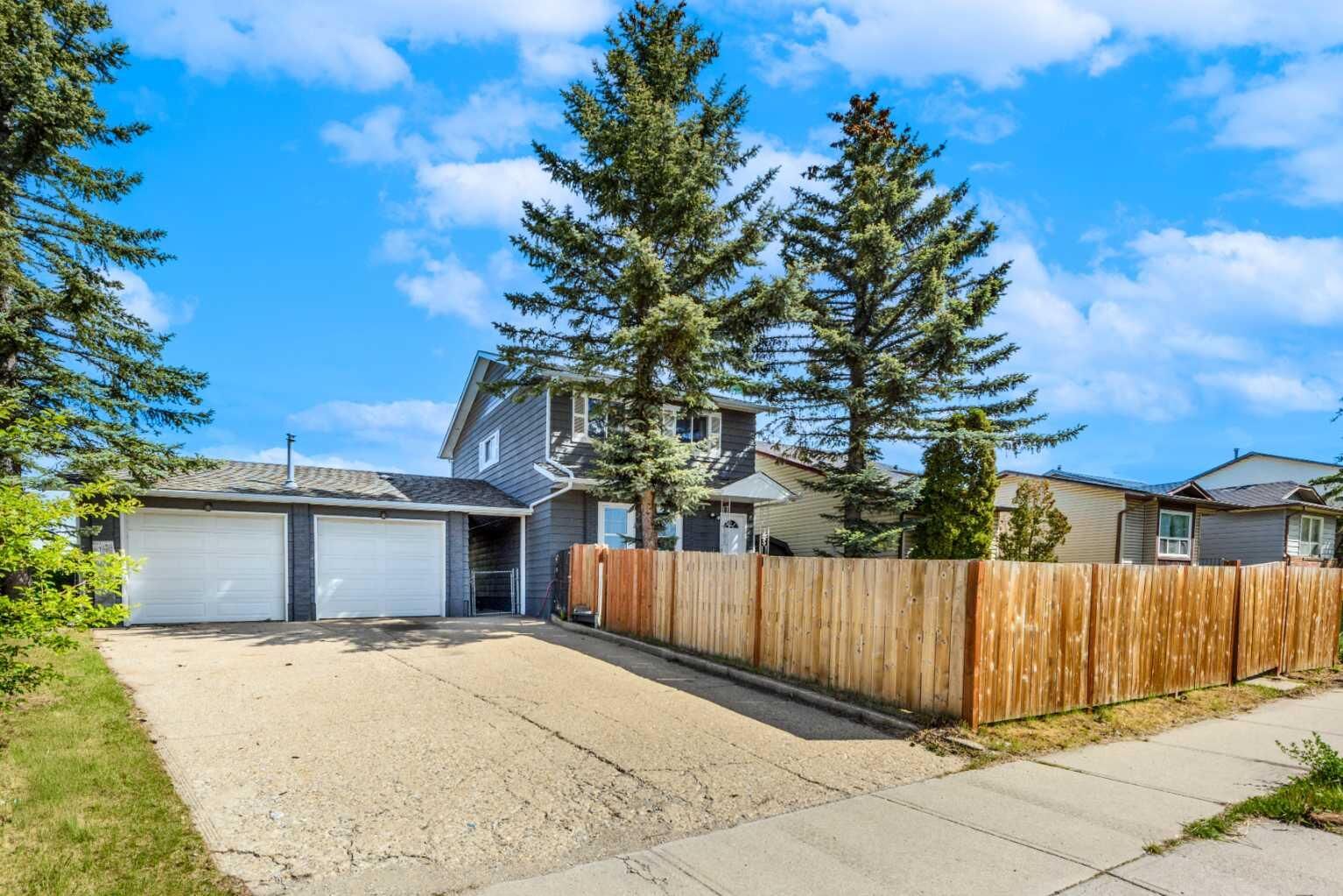 Property Photo:  120 Whitefield Drive NE  AB T1Y 5X2 