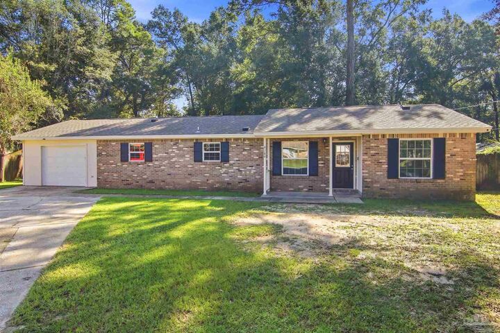 Property Photo: 4184 Marcus Ct FL 32571