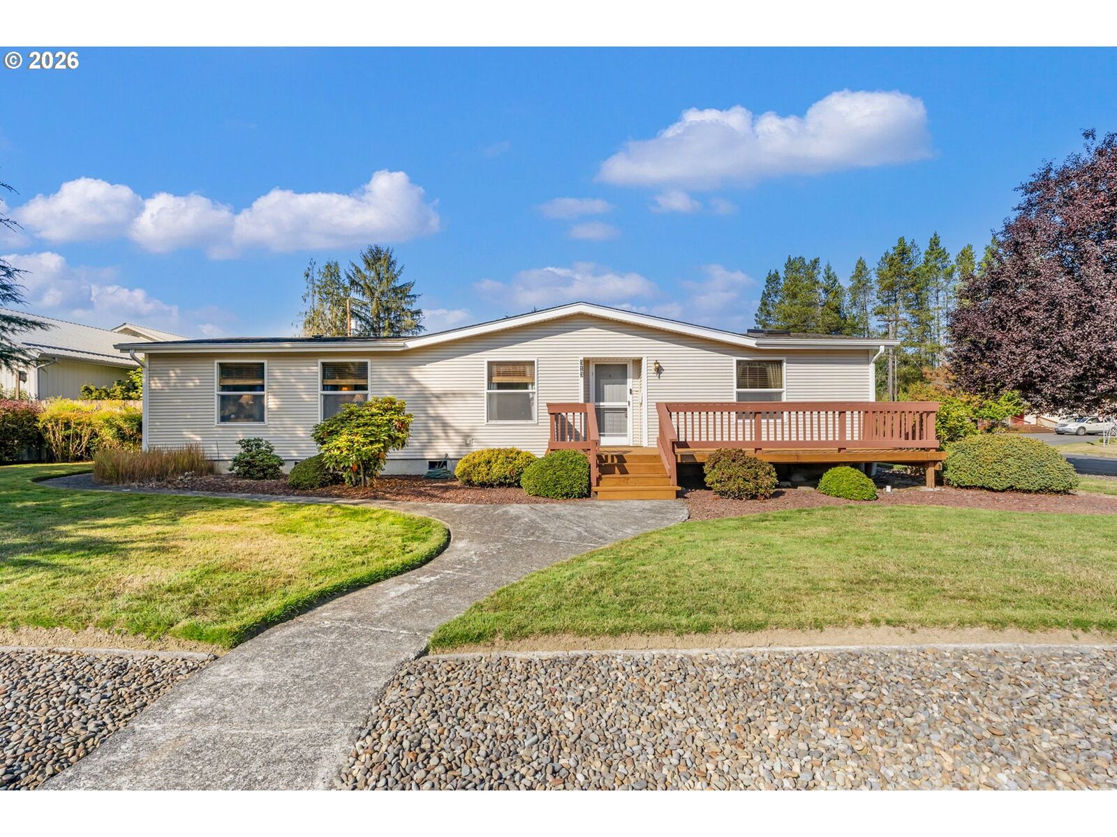 Property Photo:  513 Jackson St  WA 98581 
