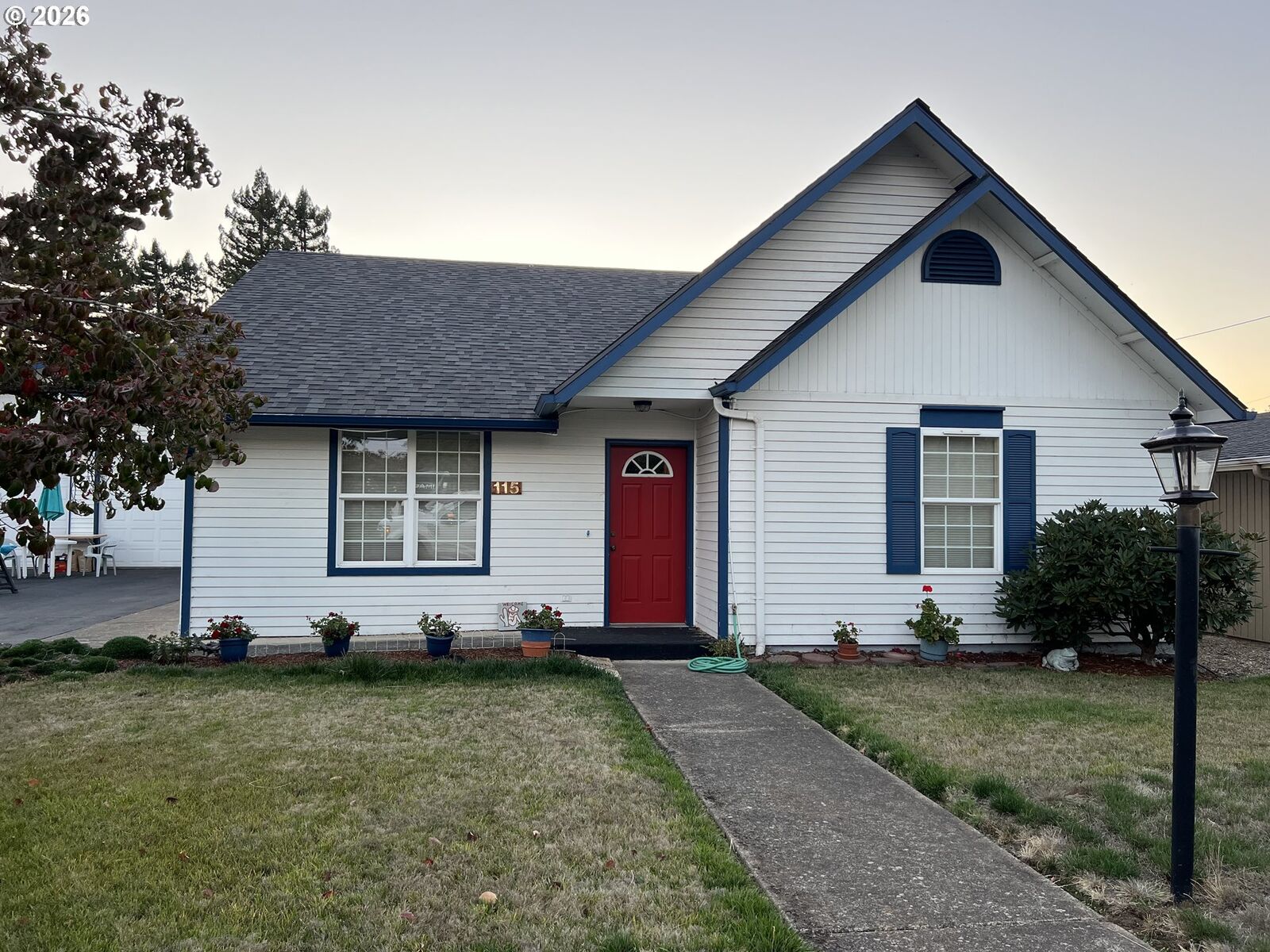 Property Photo: 115 S 3rd St OR 97426